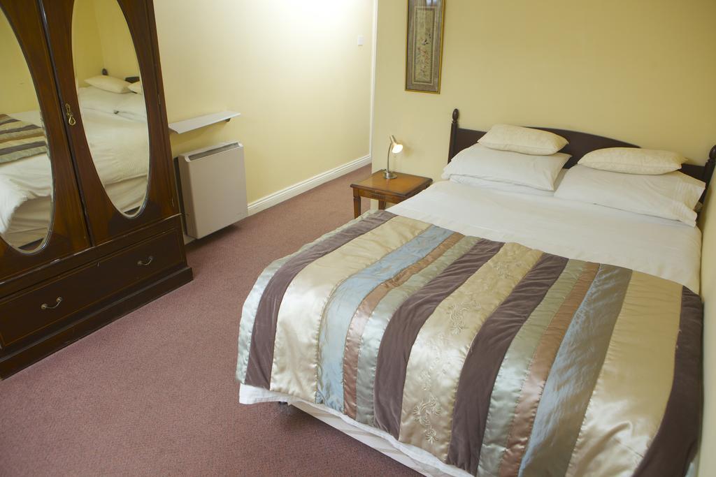 Jack O'Rourke'S Bar & Accommodation Abbeyfeale Zimmer foto
